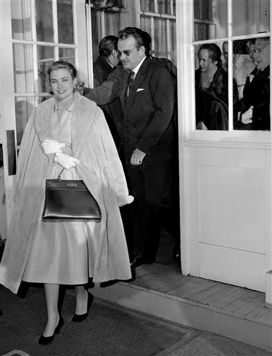 Grace Kelly and her Hermes bag during her pregnant days
